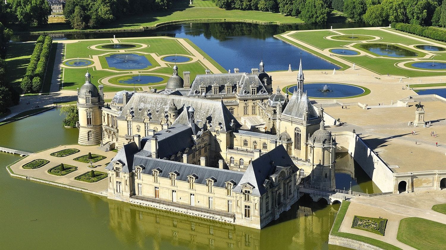 Chantilly castle